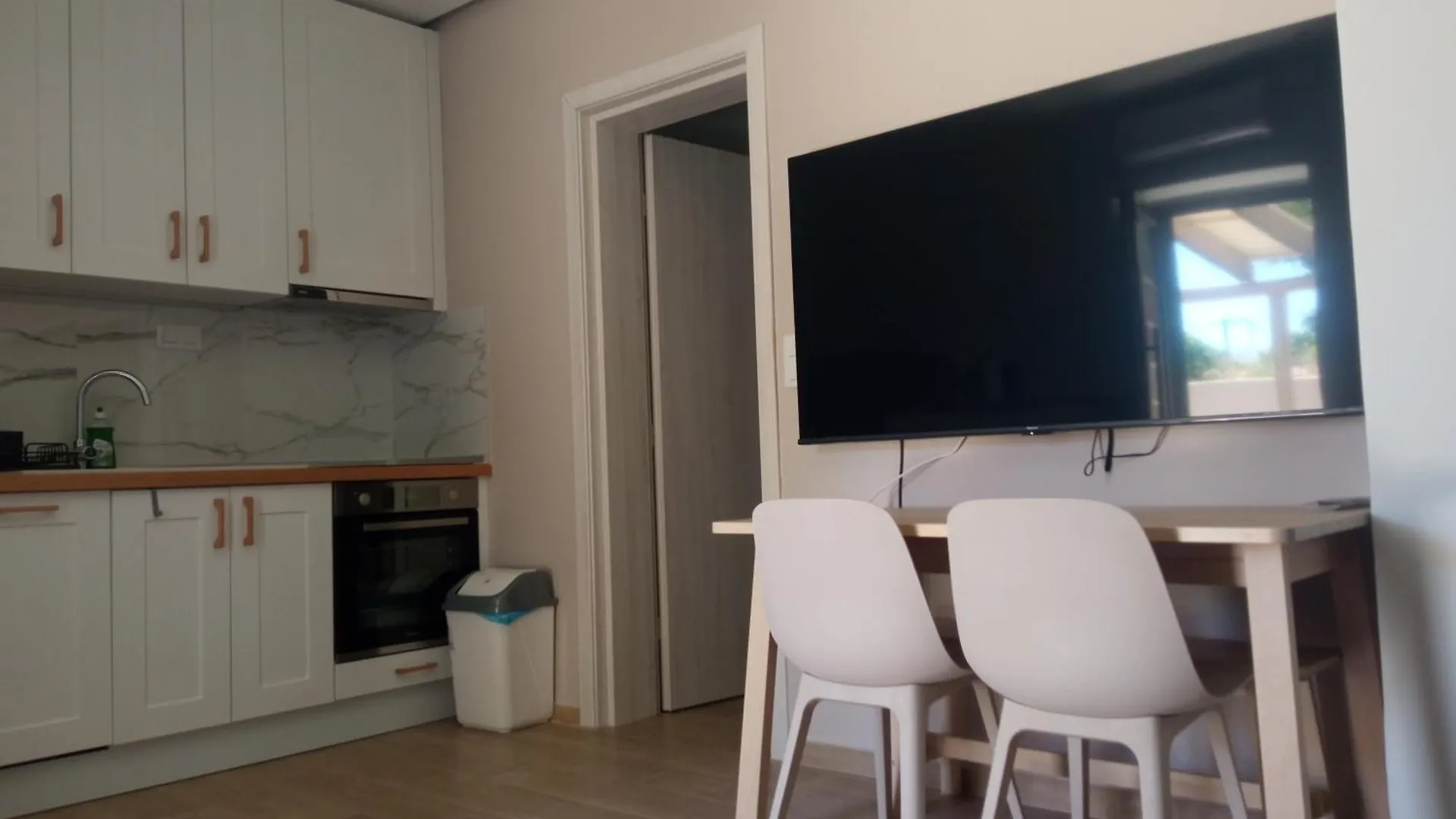 Andrea'S Luxury Apartments In Nea Fokaia