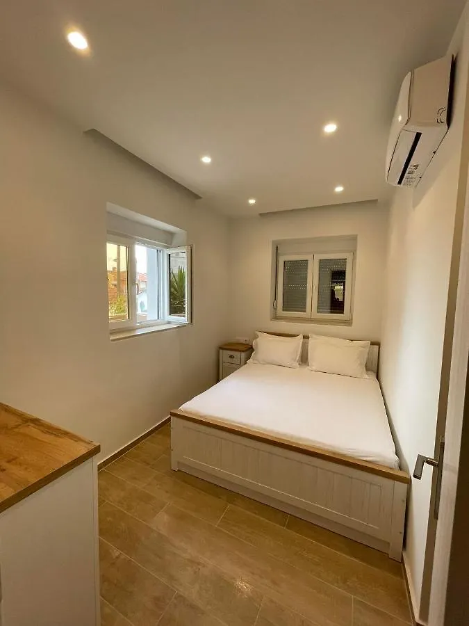 Andrea'S Luxury Apartments In Nea Fokaia  Nea Fokea
